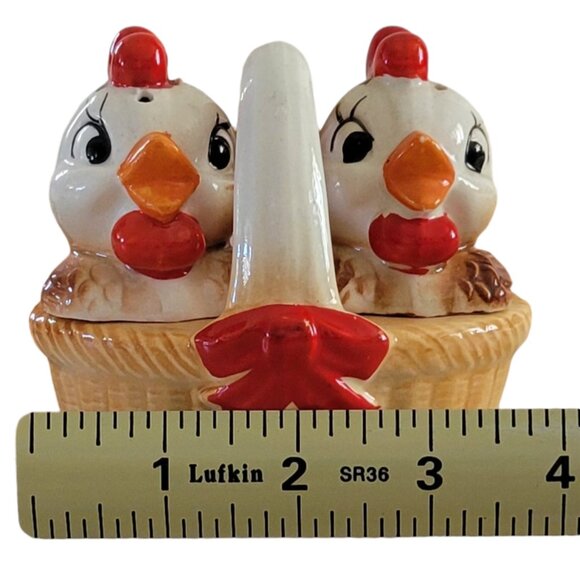 VTG Chickens in a Basket Salt & Pepper Shakers Kitschy Farmhouse Made in Japan - Picture 6 of 9